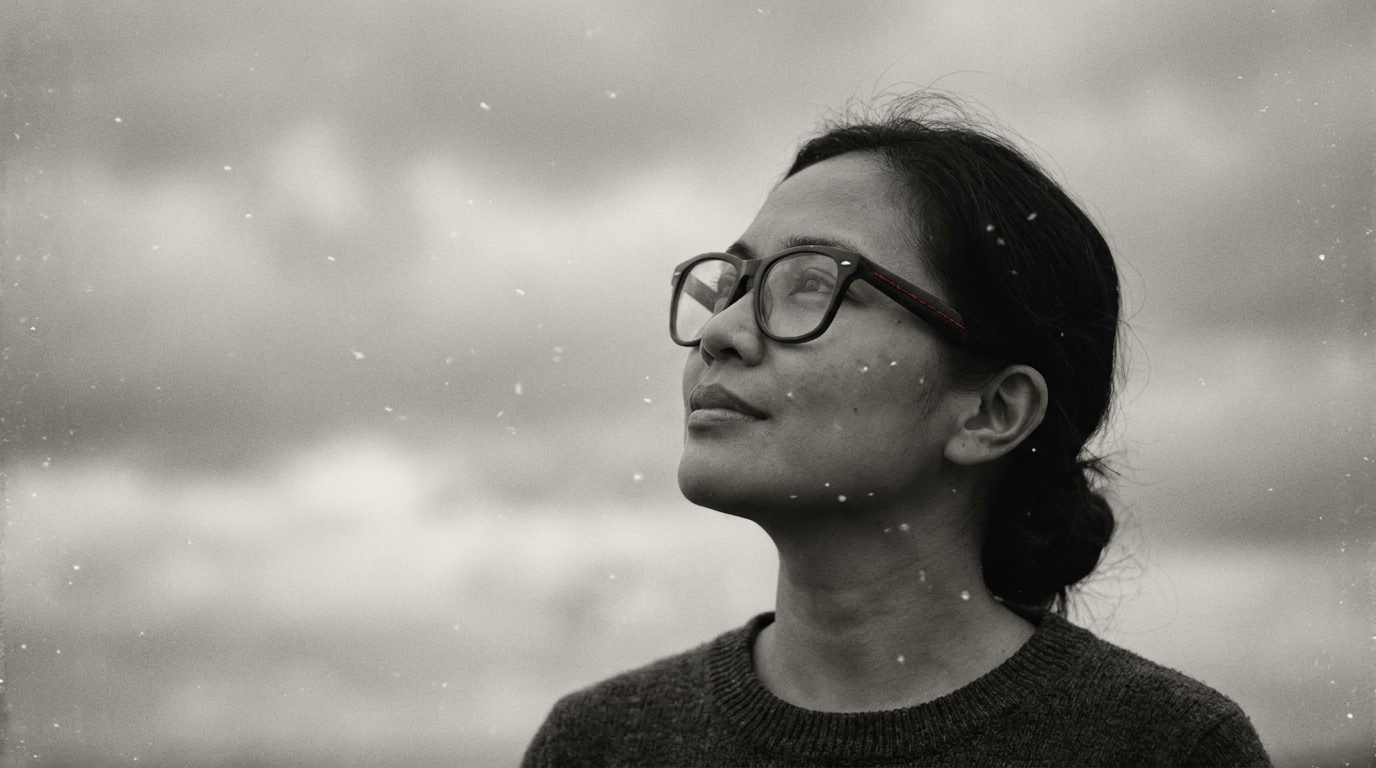 Eye floaters: what those specks drifting across your vision are