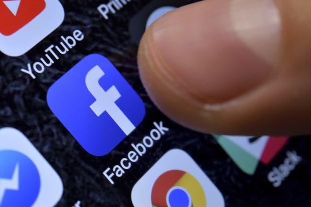 Can’t Live without Facebook? Know Proper Eye Care First